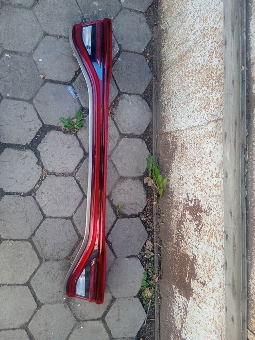 Продам задний фонарь