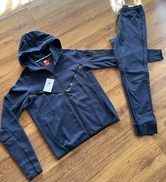 Мъжки,памучен,тъмно син екип Nike с активен заден джоб на долнището