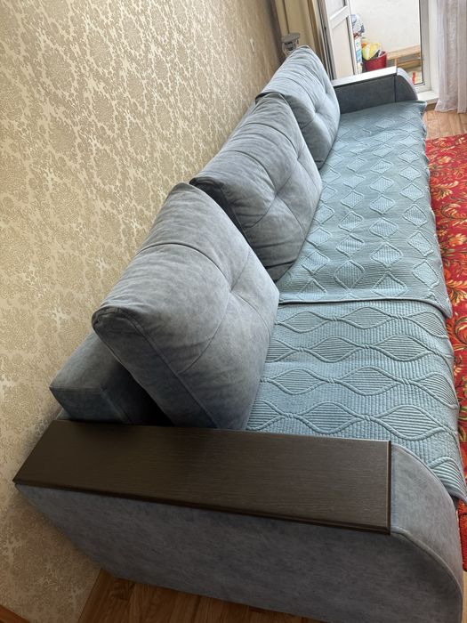 Продам диван в гостиную