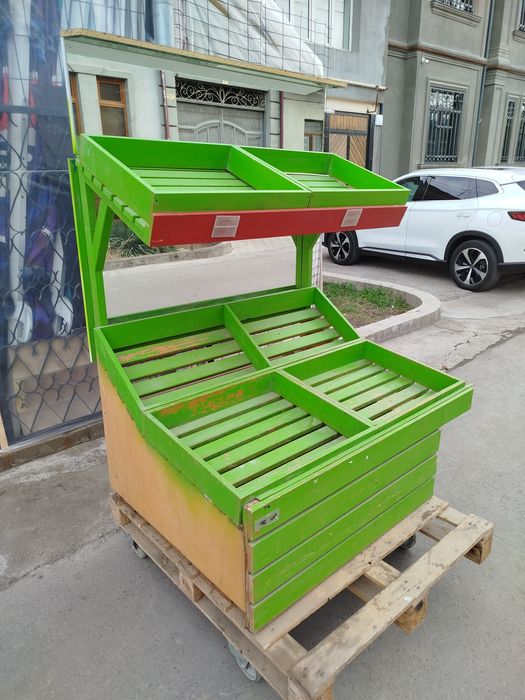 Meva sabzavotlar uchun vetrina stillaj