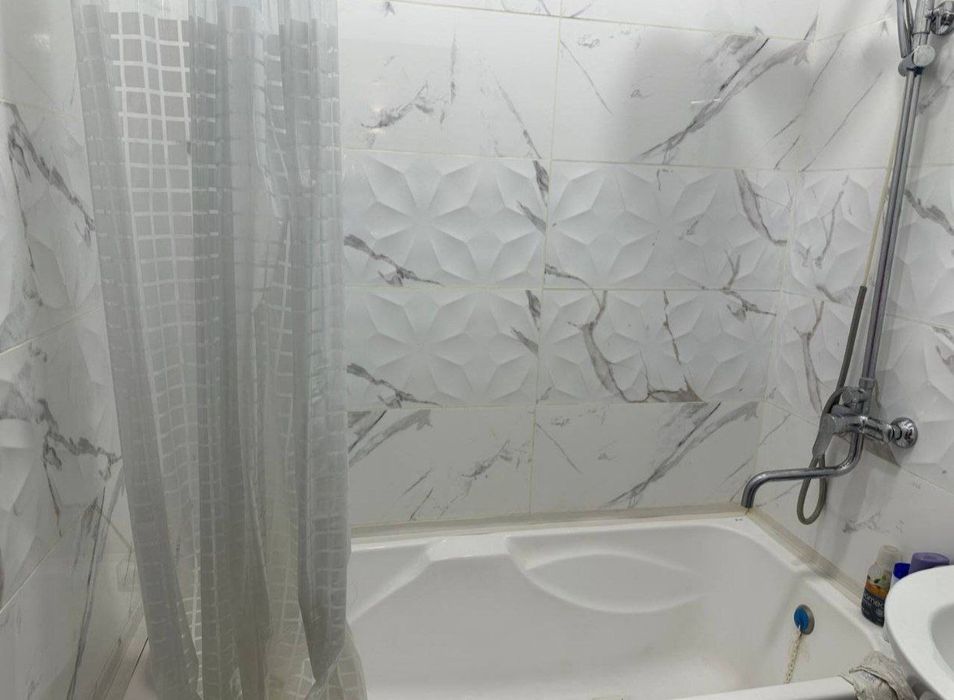 Беруний метро олдида 1 хонали квартира