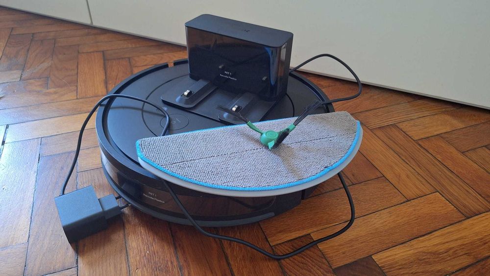 Aspirator Robot iRobot Roomba Combo Essential (Mop + Aspirare)