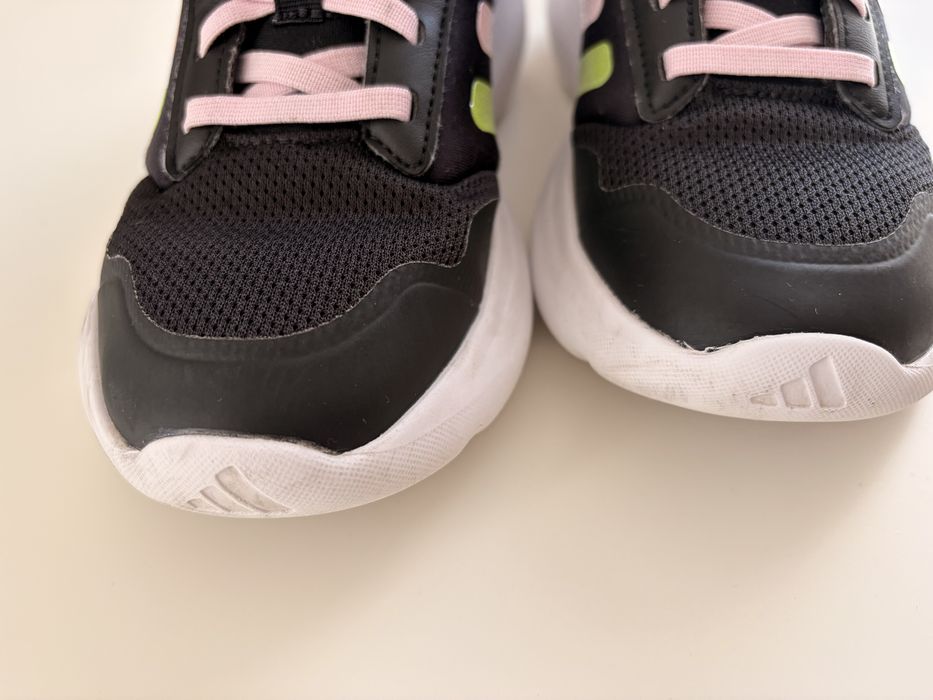 Маратонки Adidas 32 номер с леки забележки