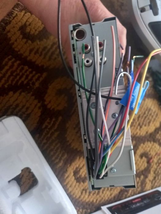 Продам автомагнитолу JVC