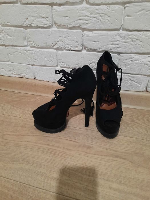 Босоножки женские