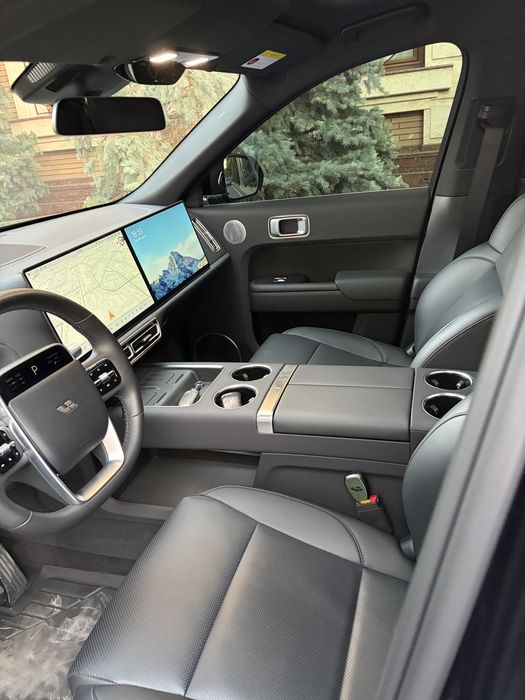 Li L9 2025 yil Ultra