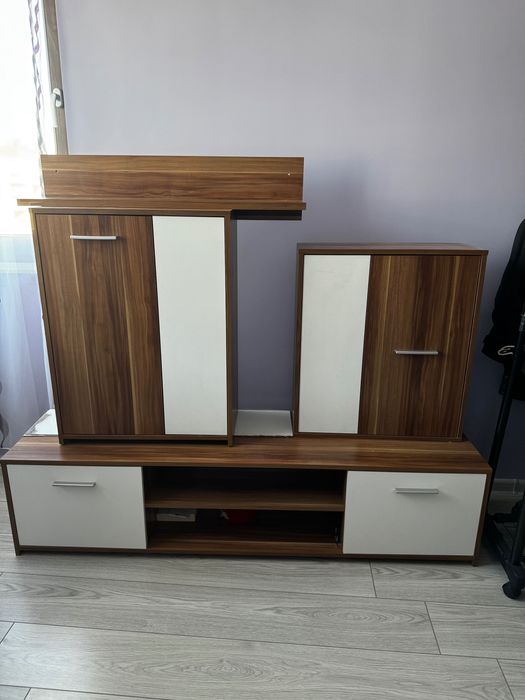 Холна Секция.    .