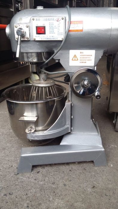 Миксер тестомес для пекарни