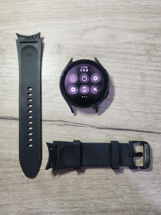 Samsung Galaxy Watch 4 (SM-R870)