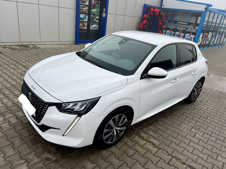 Peugeot 208 2021 alb 69600 km impecabil