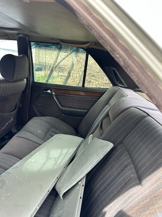 РАЗБОР мерс 124 на запчаст