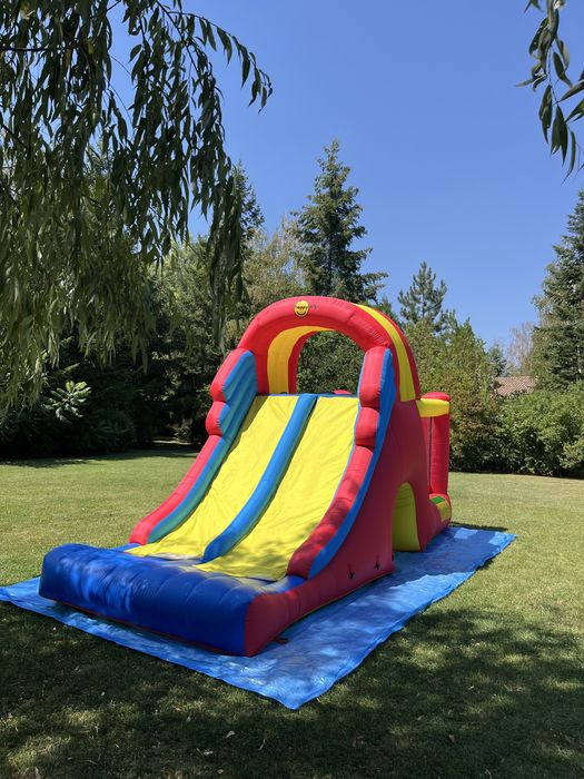 Inchiriez tobogan gonflabil+masute si scaune Ilfov