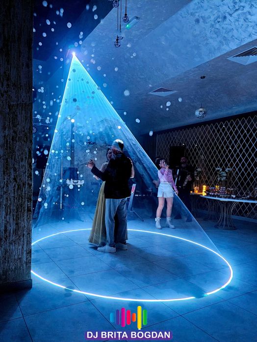 Cercul magic cu Laser si baloane de sapun cu fum FOBBLE dansul mirilor