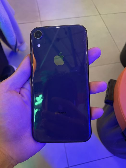 Продам Iphone xr