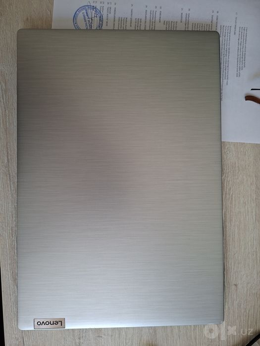 Lenovo noutbuk sotiladi, RAM 4 GB, xotira 1 TB, Windows 11, holati zor