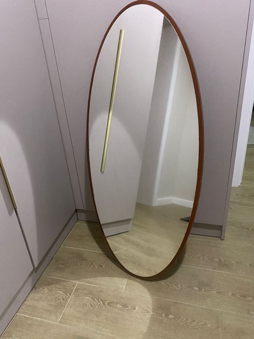 Зеркало продается