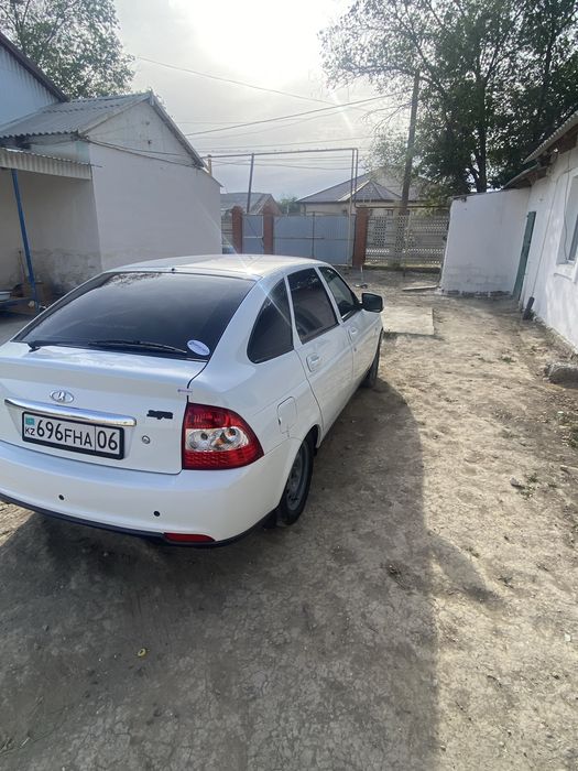 приора машина хэчбек