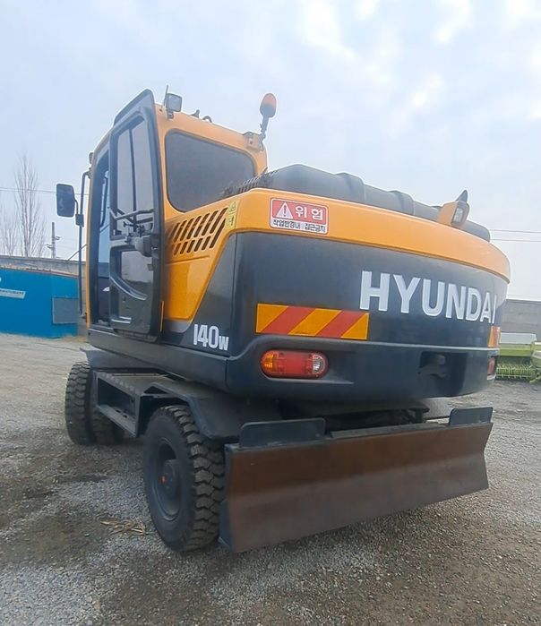 Ekskavator va Samosval oylik ijaraga beriladi