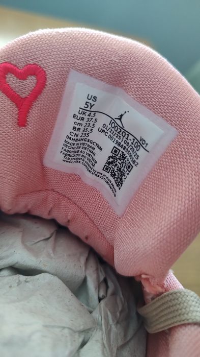 Продавам нови детски маратонки Jordan Luka 4