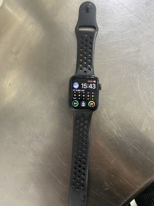 Часовник iphone серия4 44мм.