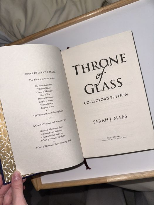 Книги на английски език/ Throne of Glass Sara J. Maas/ Books