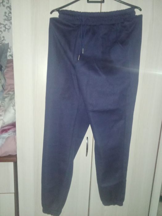 Продам женскую спортивку