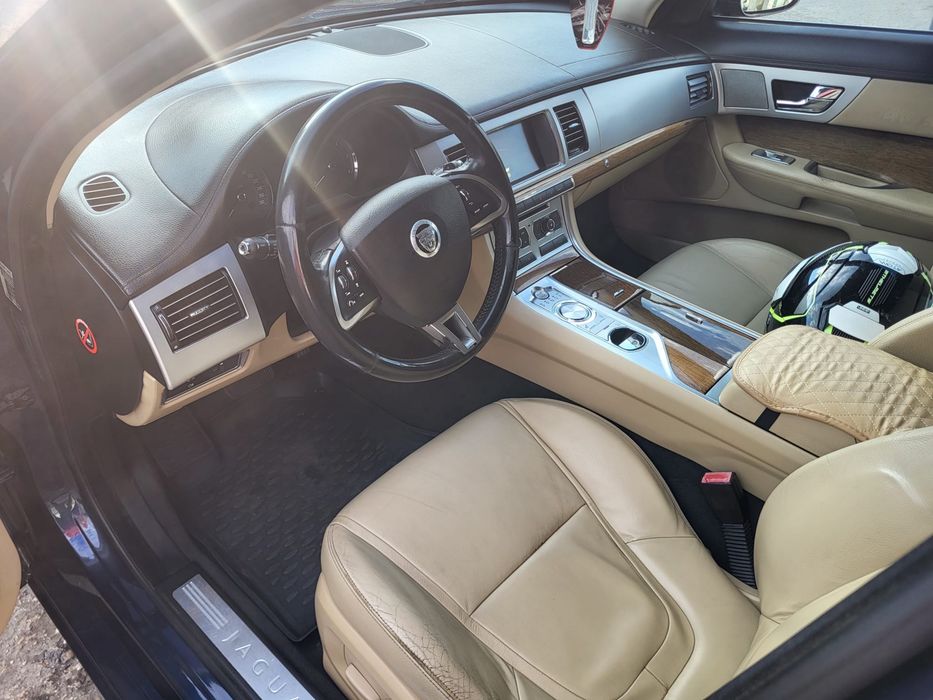 JAGUAR XF 2012 — imagine 3