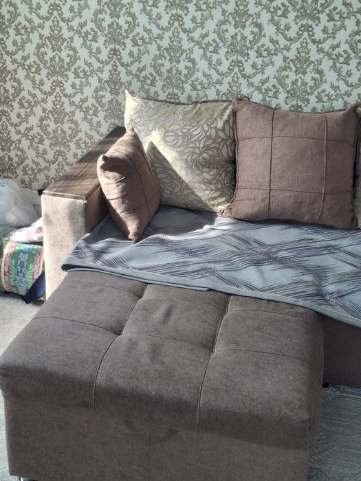 Срочно продам диван