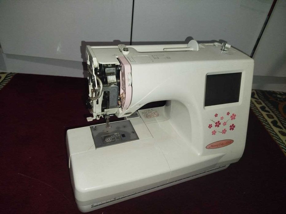 Tikuv mashinasi, Kompyuter mashina popur uradi, Тикув машинаси