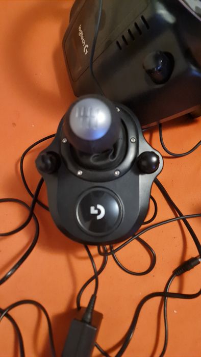 Volan gaming+ pedale+ schimbator