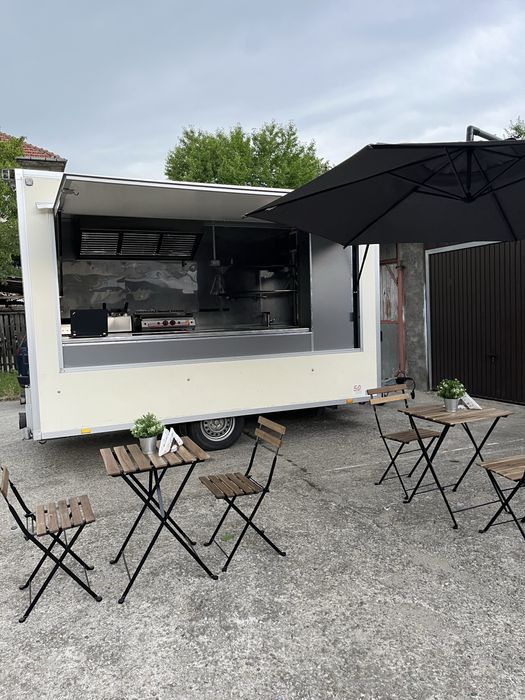 Rulota comerciala Fast Food / Food Truck de inchiriat