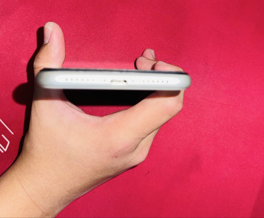 Iphone 11    White