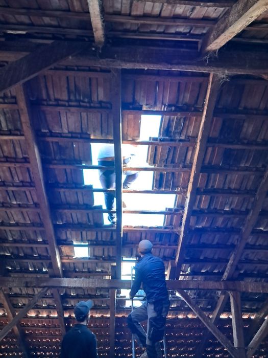 Acoperișuri Dulgheri Mansardări Bilka reparații de urgență