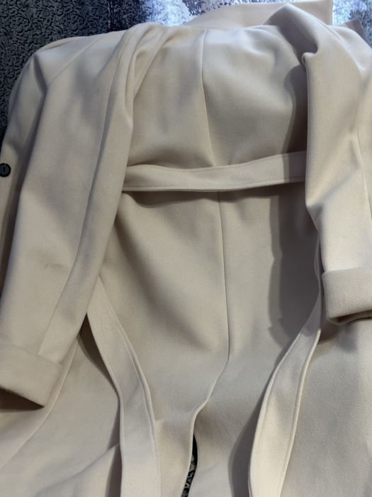 Стильное весеннее пальто