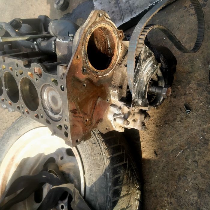 Ауди 2.3 матор по запчастями