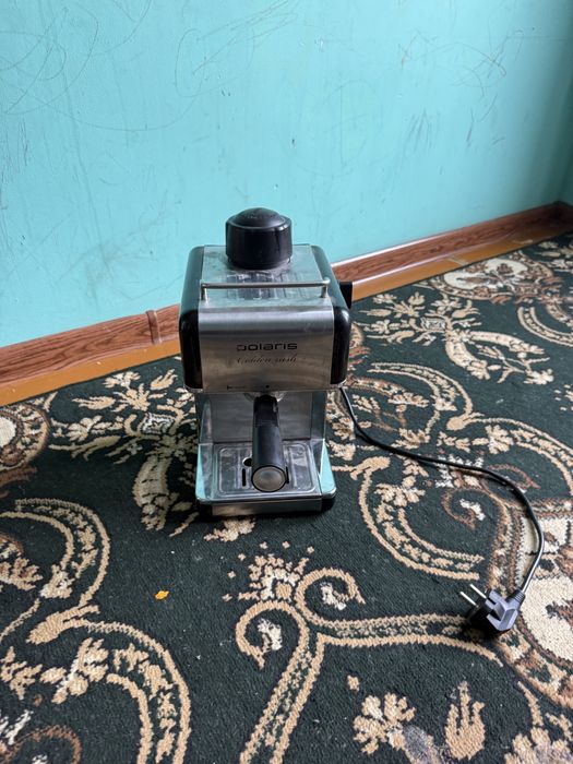 Coffe mashinka POLARIS