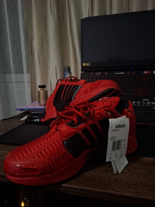 vând adidași adidas