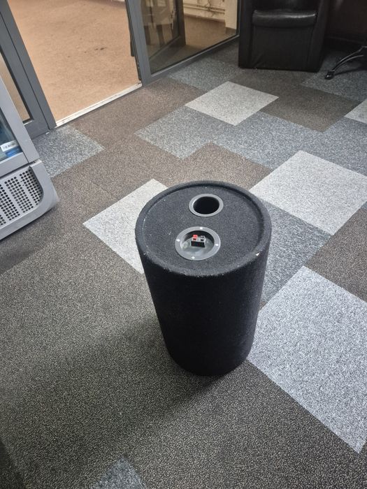 Vând subwoofer auto