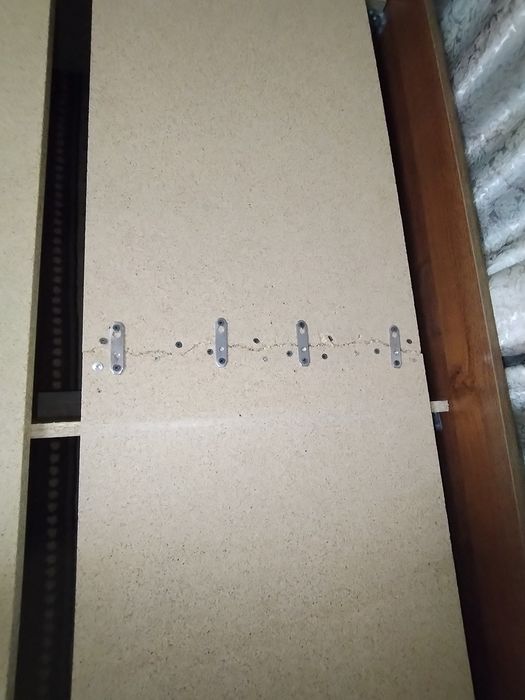 Кровать двухспальная (2 *1.6 м)