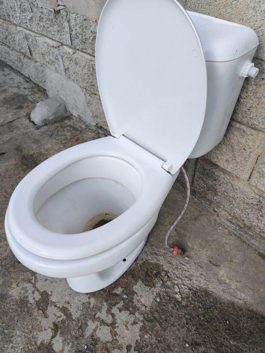 Продам Унитаз б/у