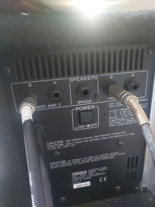 Vând sau schimb cu boxe active pe 15..sau akai  cu diferența..