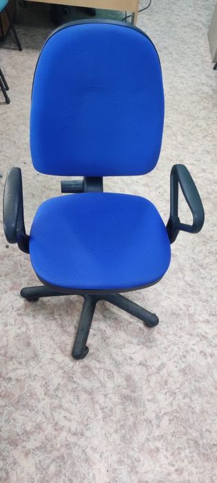 Продам кресло офисное