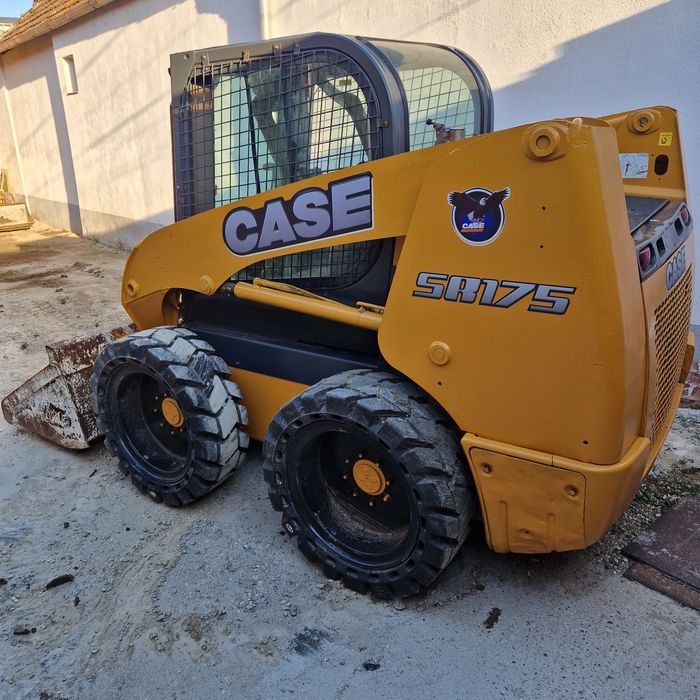 Miniincarcator bobcat Case sr175