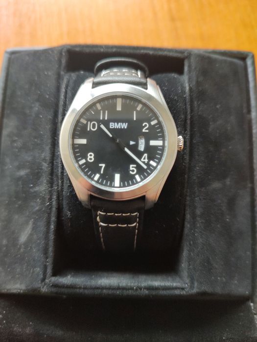 Ceas Zee Lane și ceas BMW.