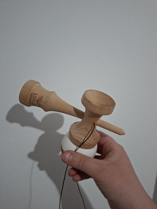 Kendama lotus bloom v2 red