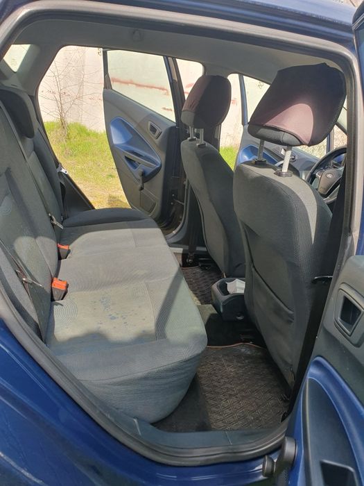 Vand Ford fiesta 1.25 benzina 2009