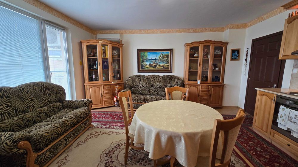 Продавам 3-СТАЕН апартамент