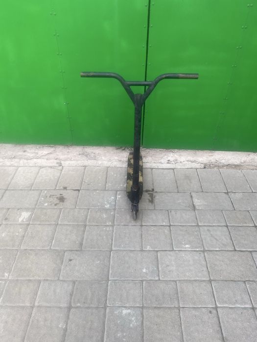Самокат,Б/У.Хорошо едет)