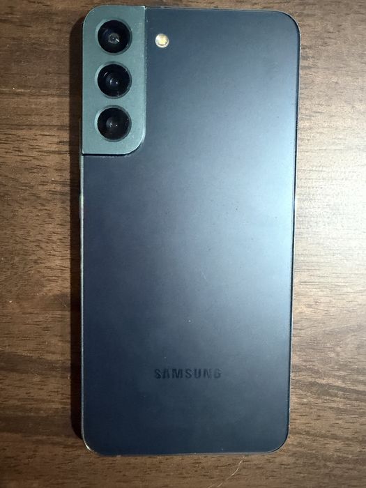 Samsung S22 PLUS
