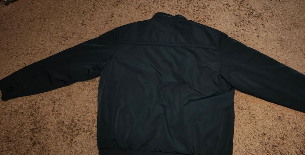 Vând geaca Hugo Boss bărbați 6xl